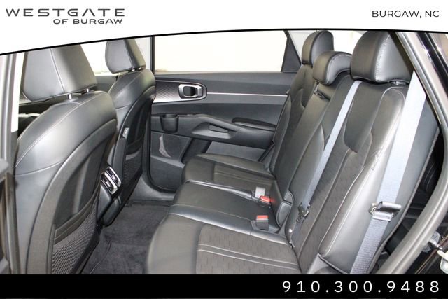 Used 2024 Kia Sorento S image 8