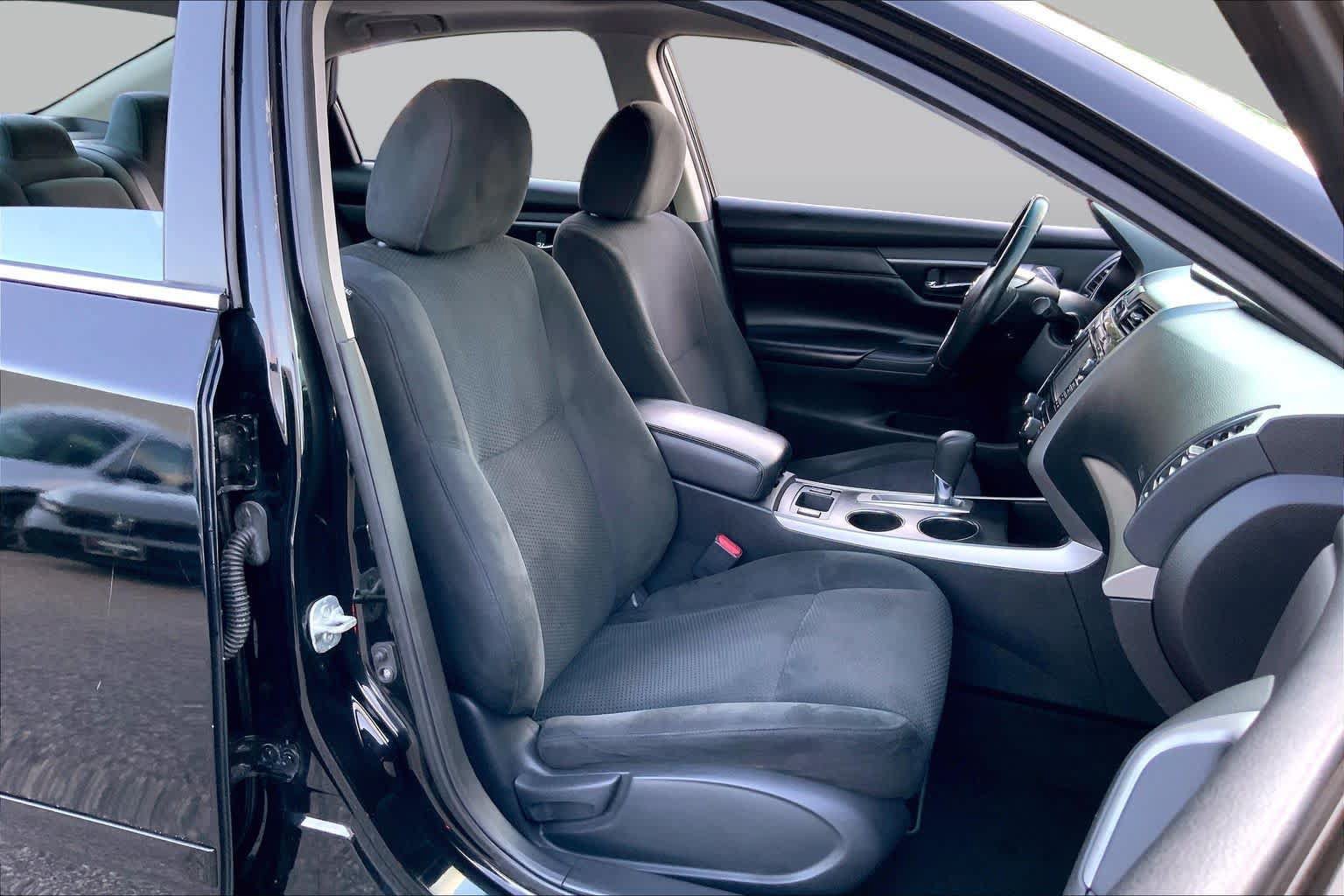 Used 2015 Nissan Altima 2.5 SV w/ Convenience Package FWD image 8