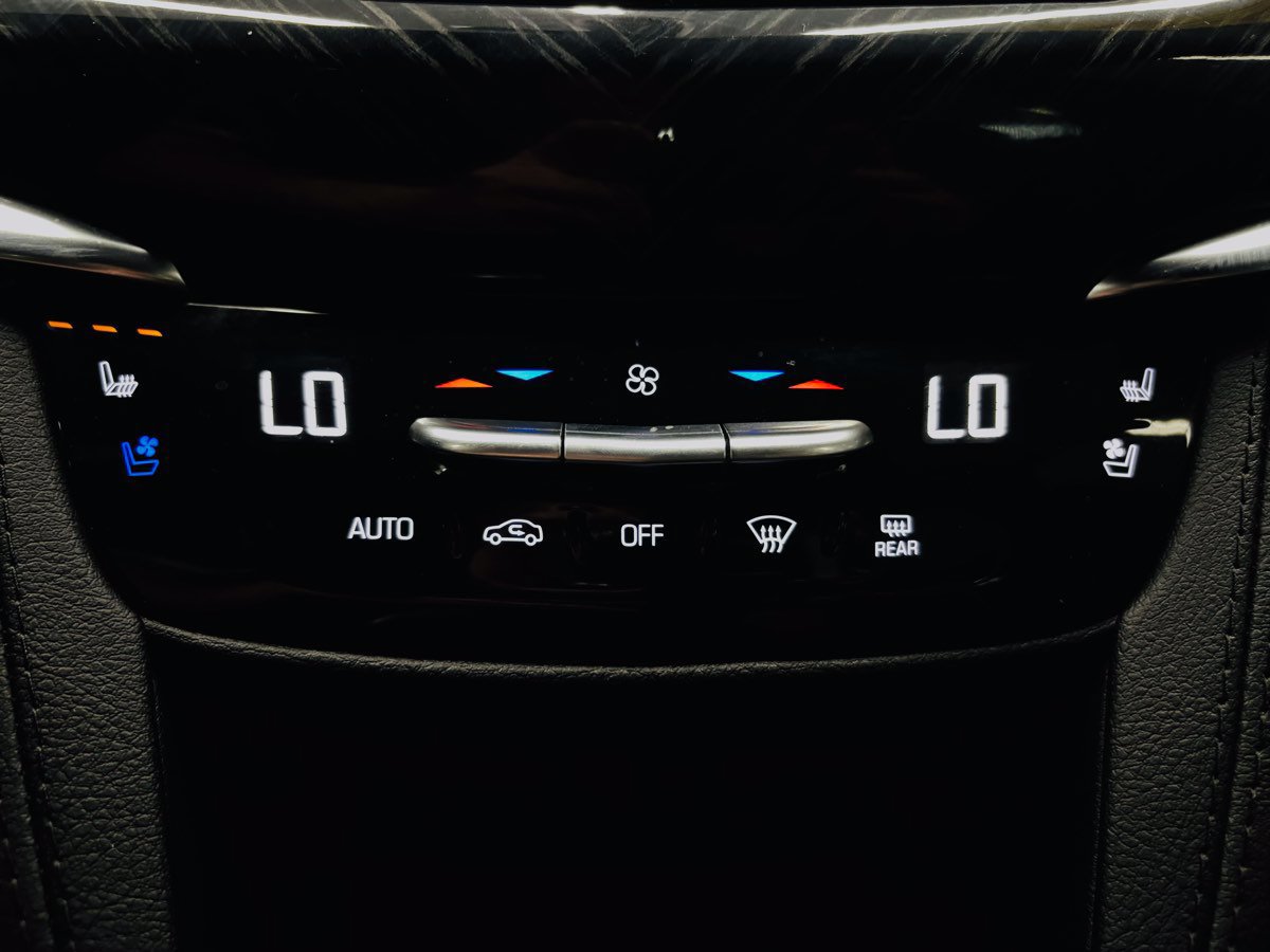 Used 2024 Cadillac XT6 Premium Luxury w/ Technology Package FWD image 61