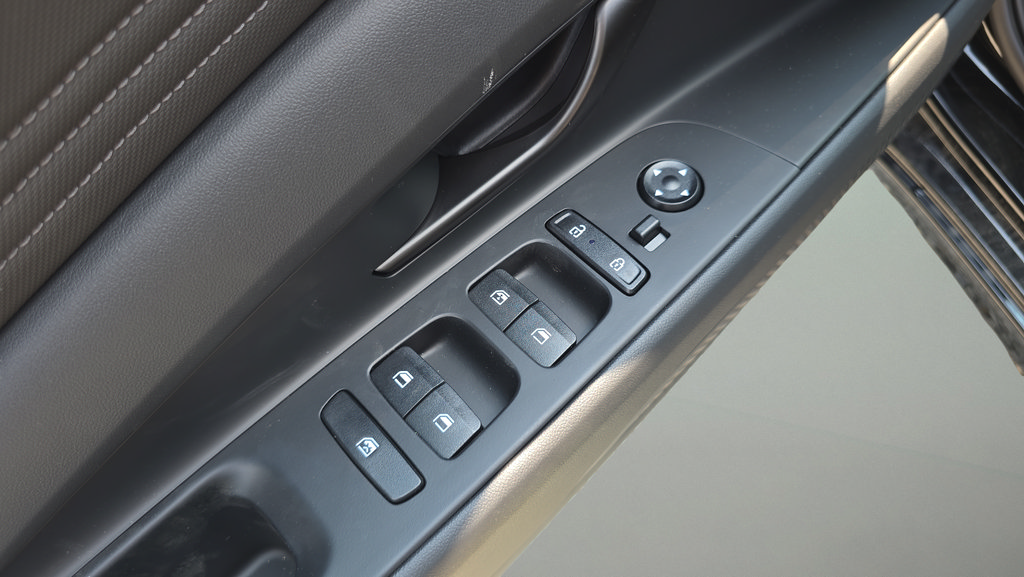 New 2026 Hyundai Elantra Sport FWD image 16