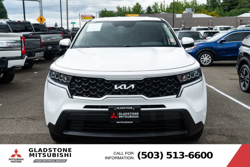 Used 2023 Kia Sorento LX AWD/4WD image 2