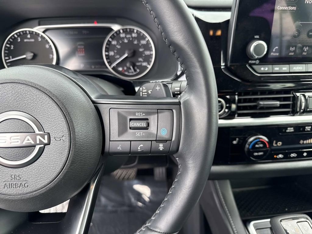 Certified 2024 Nissan Pathfinder SV image 31