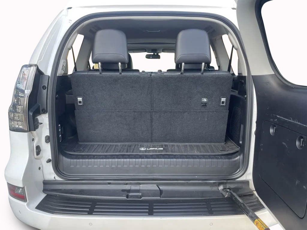 Used 2017 Lexus GX 460 Luxury image 8