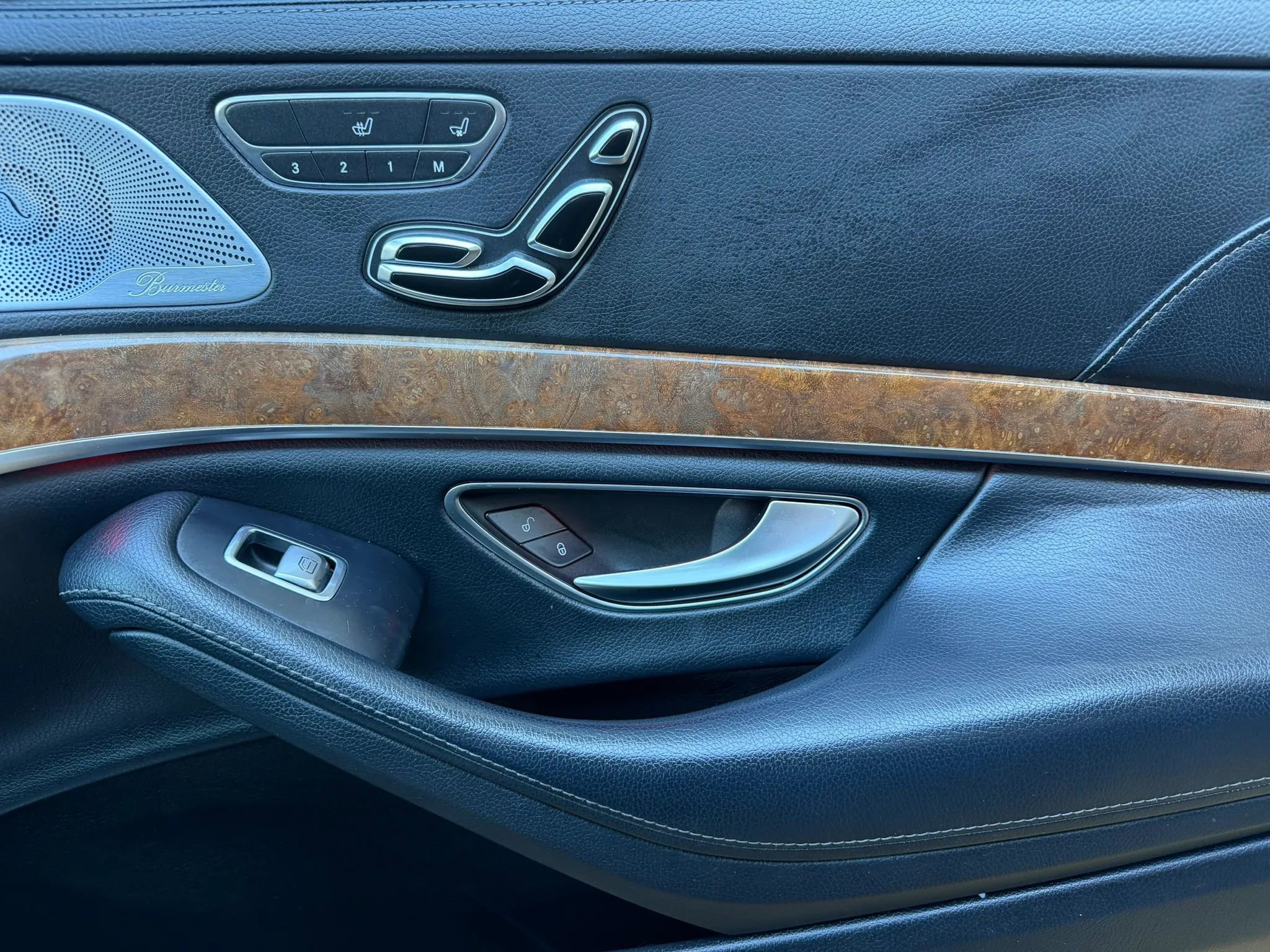 Used 2014 Mercedes-Benz S 550 Sedan w/ Sport Package image 15