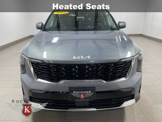 Used 2025 Kia Sorento S image 2