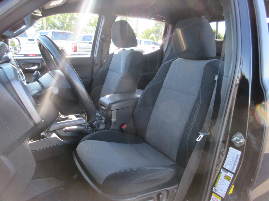Used 2020 Toyota Tacoma TRD Off-Road AWD/4WD image 17