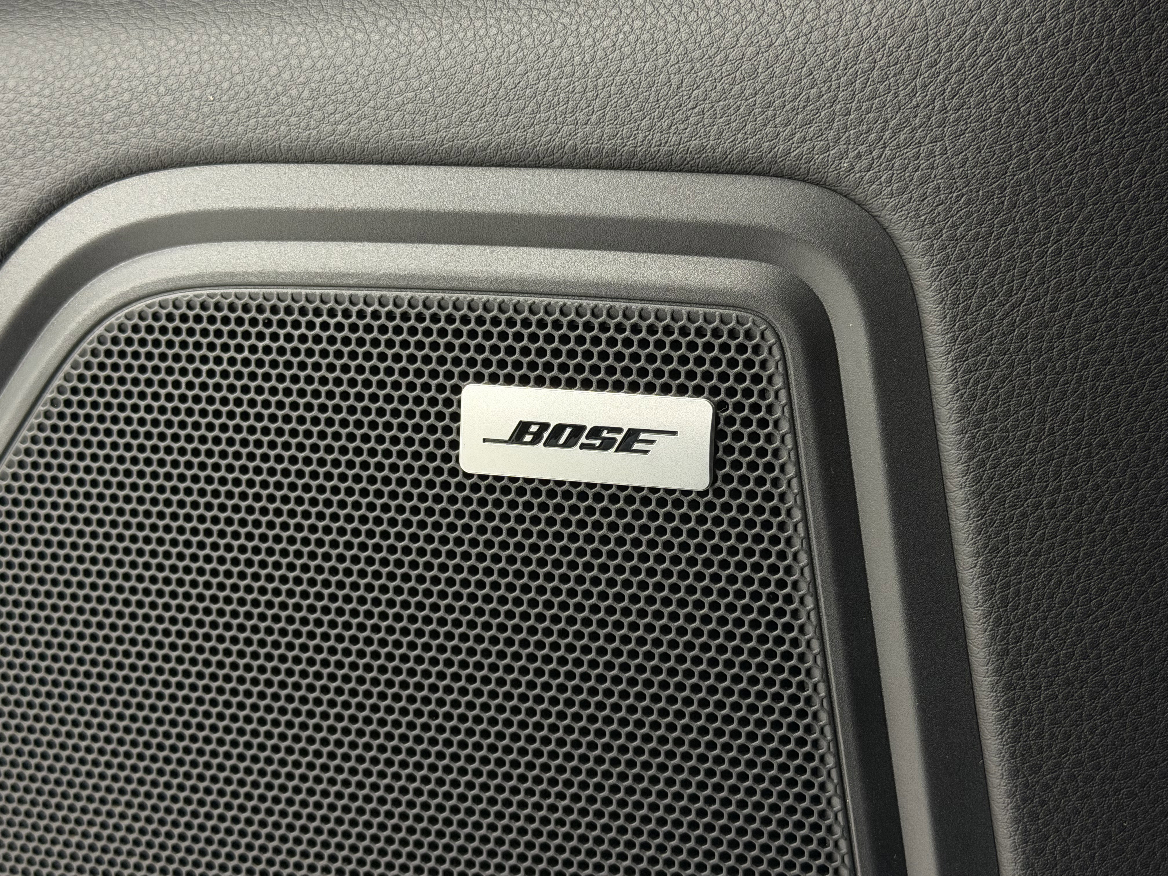 Certified 2025 Porsche Macan image 30