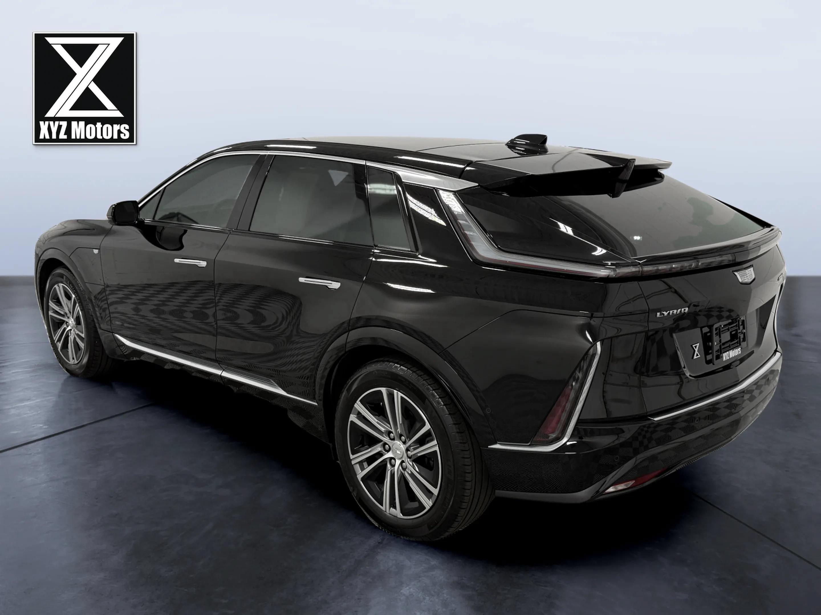 Used 2024 Cadillac Lyriq Luxury AWD/4WD image 4