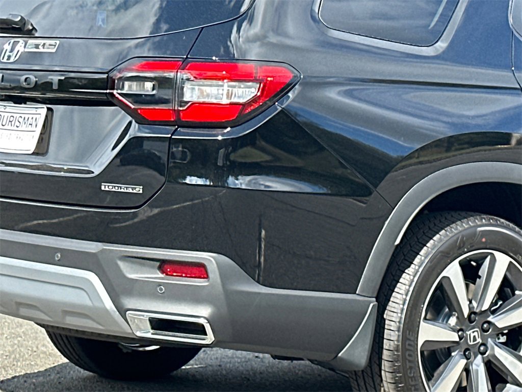 New 2025 Honda Pilot Touring image 5