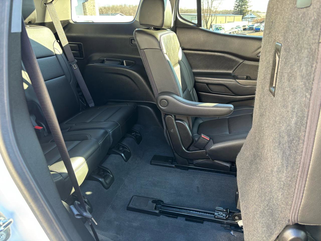 Used 2023 GMC Acadia SLT w/ Elevation Edition image 24