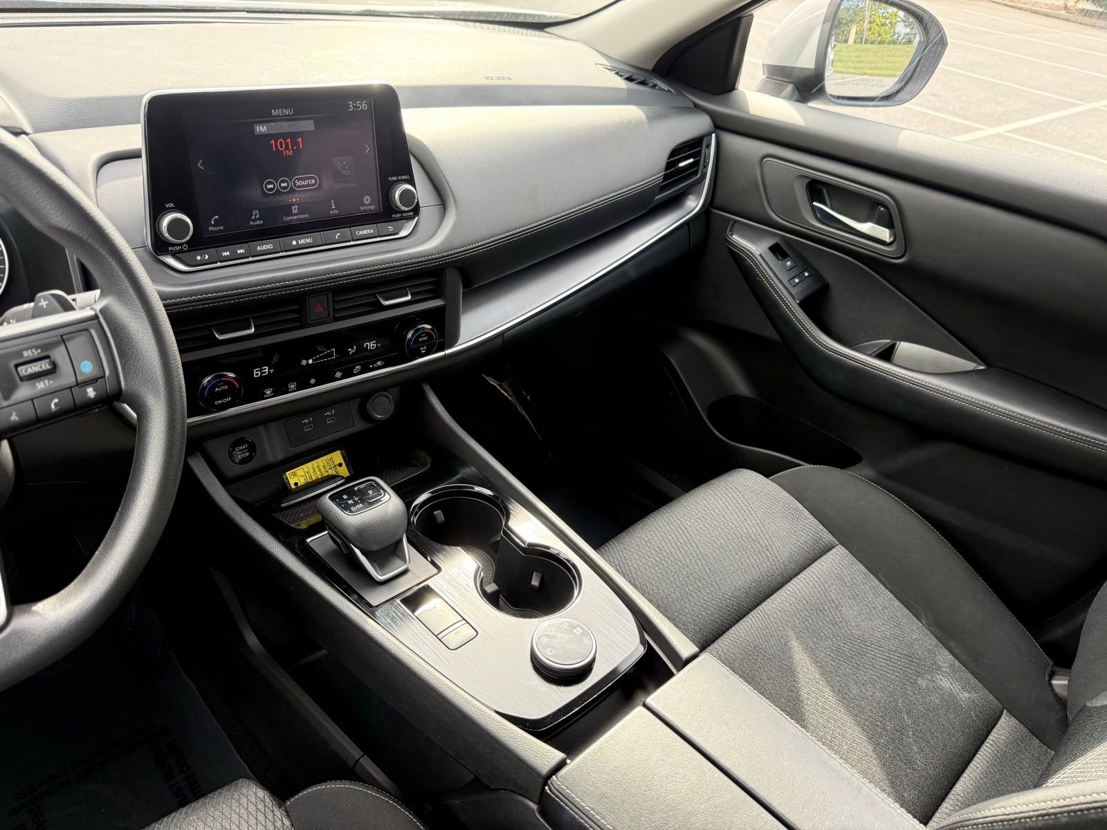 Used 2024 Nissan Rogue SV image 26