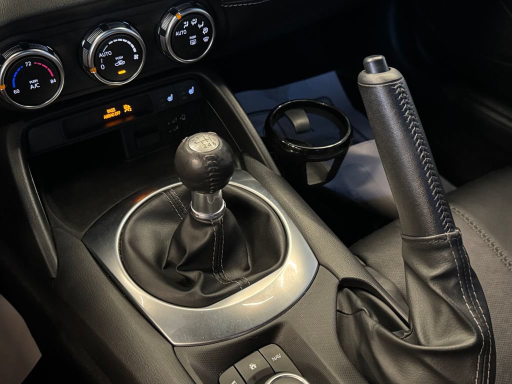 Used 2021 MAZDA MX-5 Miata Grand Touring RWD image 15