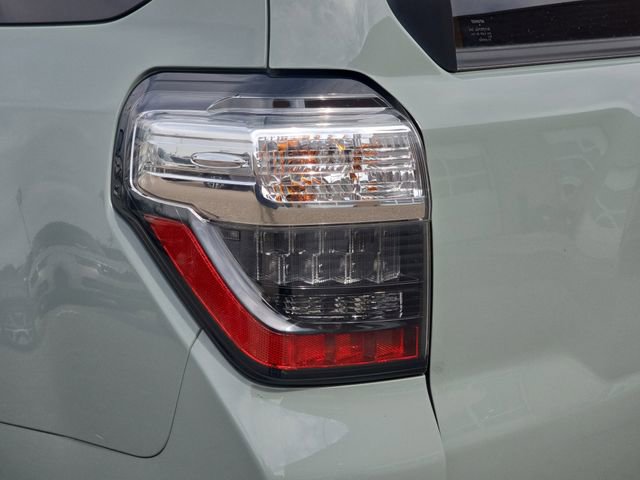 Used 2022 Toyota 4Runner TRD Off-Road Premium w/ Moonroof Package image 36
