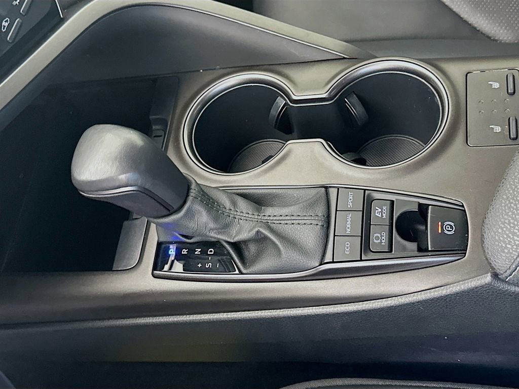 Used 2021 Toyota Camry XSE w/ Cold Weather Package image 16