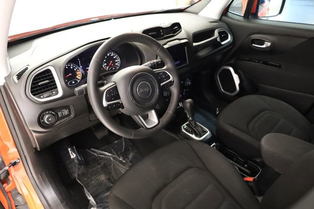 Used 2018 Jeep Renegade Latitude image 11