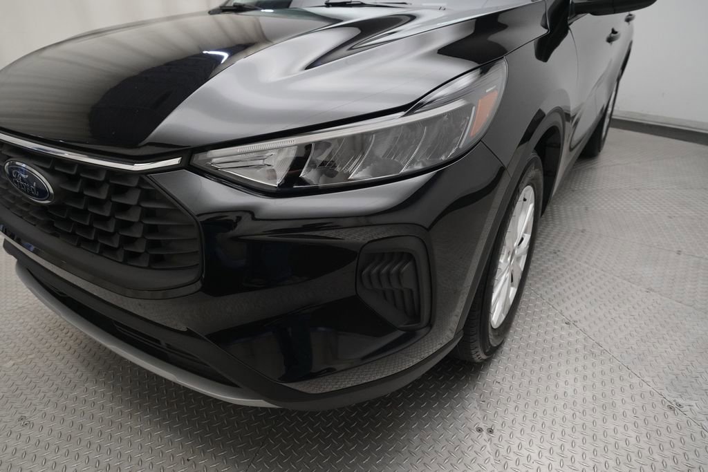 Used 2023 Ford Escape Active w/ Cold Weather Package FWD image 23