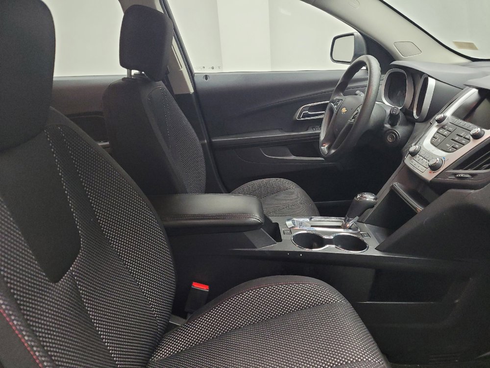Used 2017 Chevrolet Equinox LS FWD image 21