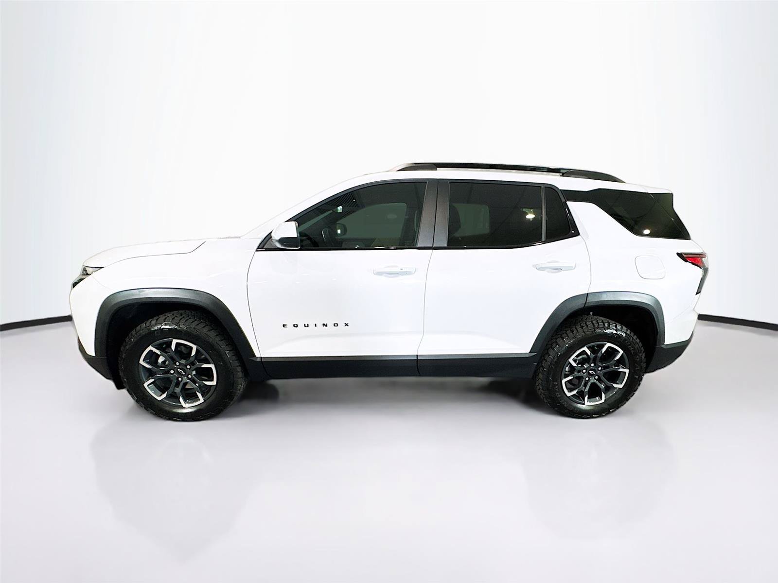 Used 2026 Chevrolet Equinox ACTIV FWD image 28