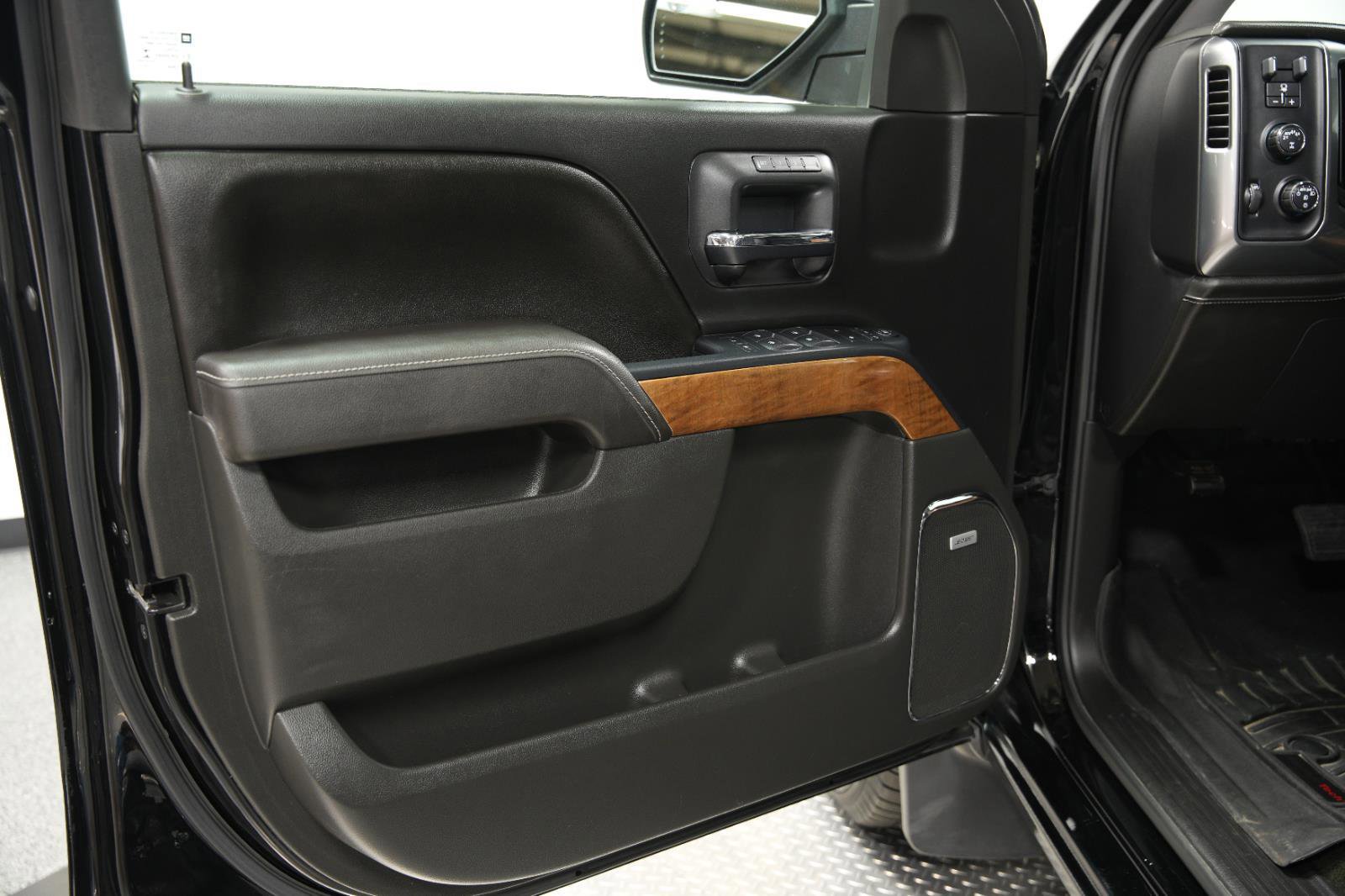 Used 2017 Chevrolet Silverado 1500 LTZ w/ Sport Package image 23