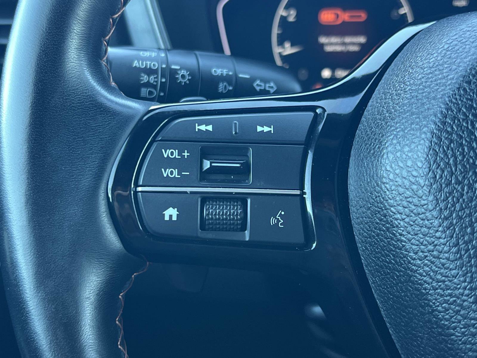 Used 2023 Honda Pilot TrailSport image 9