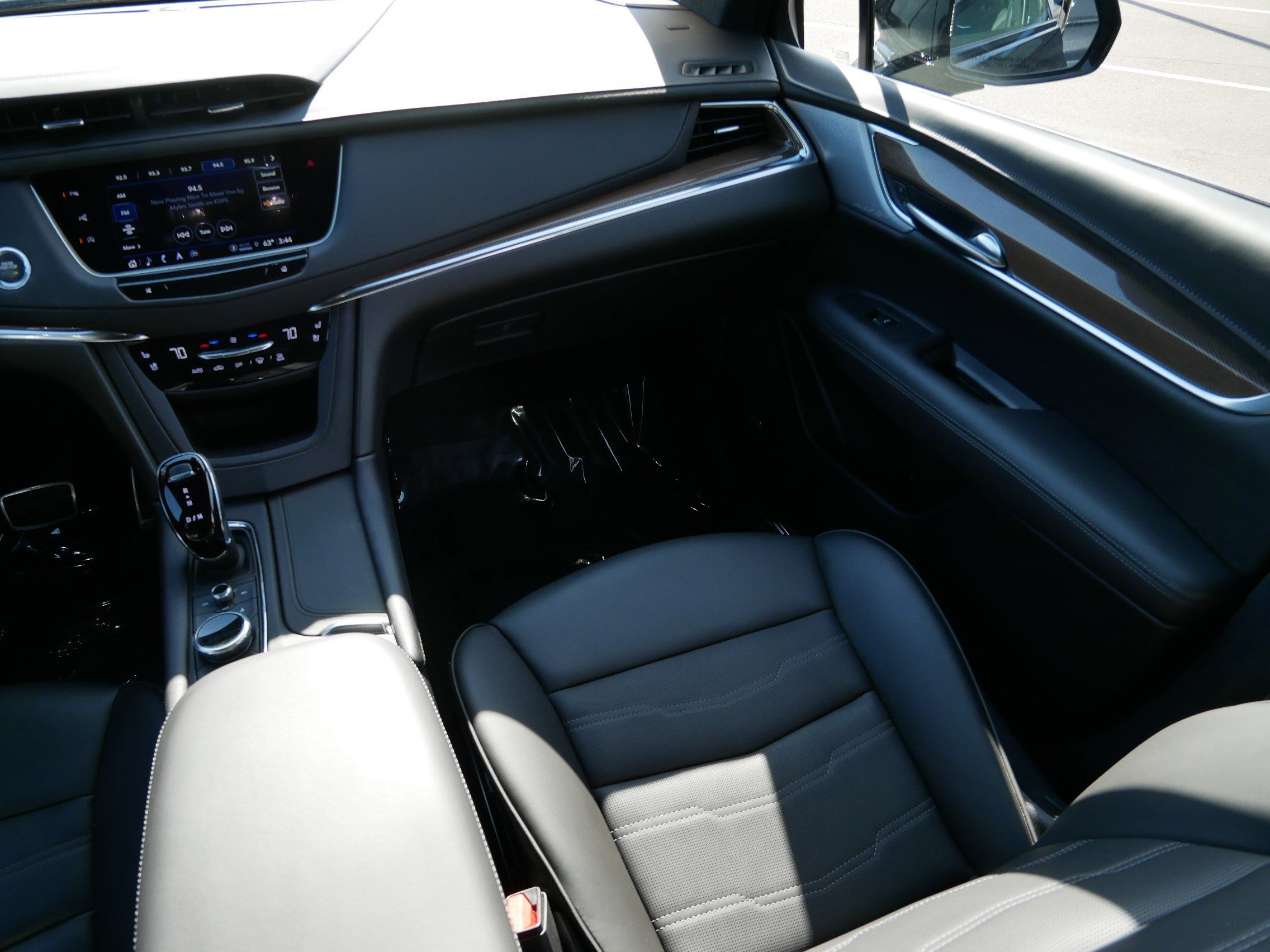 Certified 2023 Cadillac XT5 Sportv w/ Platinum Package image 9