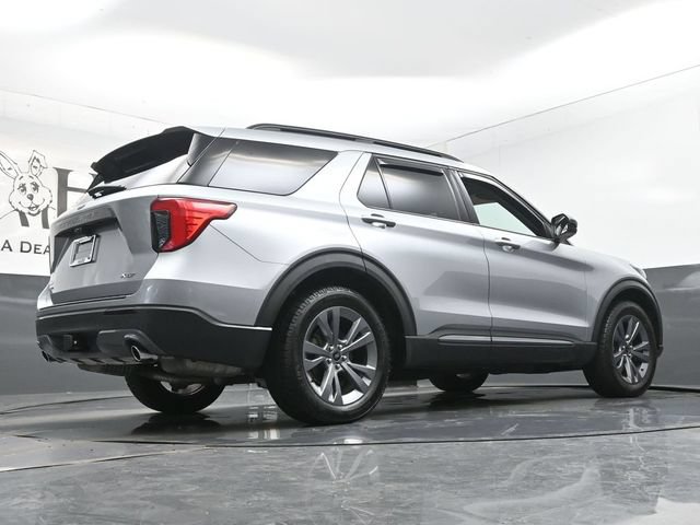 Used 2022 Ford Explorer XLT w/ Equipment Group 202A AWD/4WD image 36