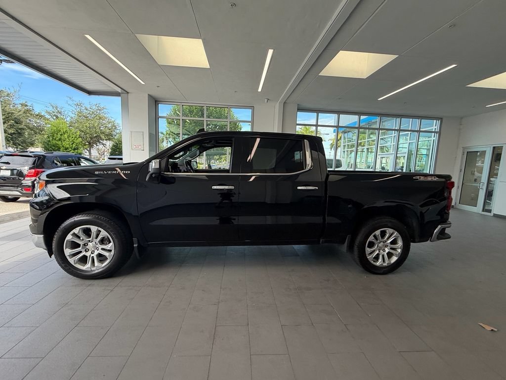 Used 2022 Chevrolet Silverado 1500 LTZ w/ LTZ Premium Package AWD/4WD image 4