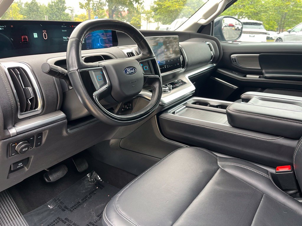 Used 2025 Ford Expedition Max Platinum w/ Driver's Package AWD/4WD image 25