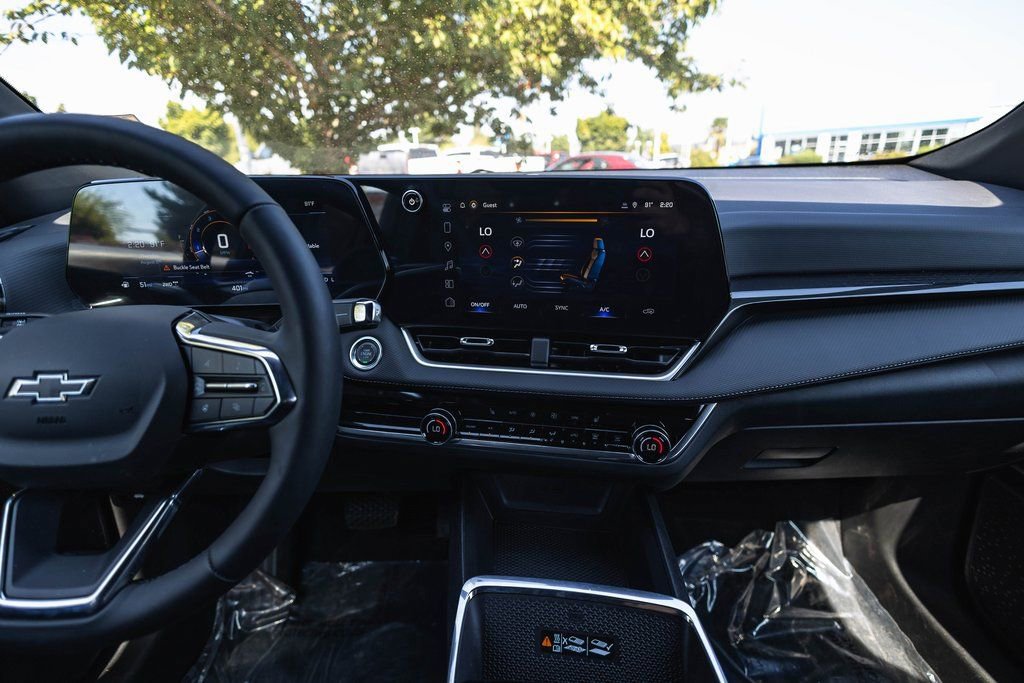 New 2025 Chevrolet Equinox LT w/ Convenience Package II image 17