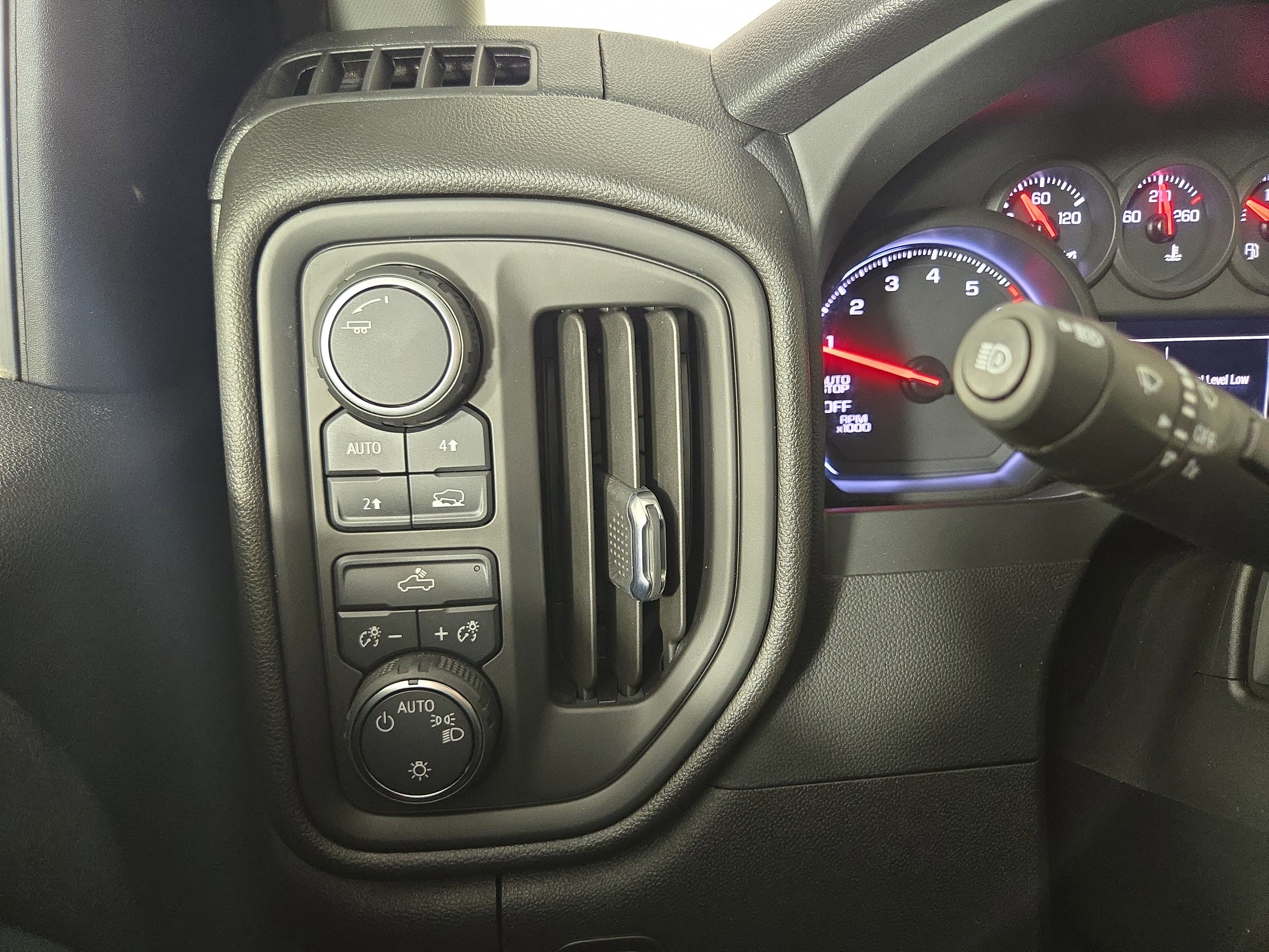 Certified 2022 Chevrolet Silverado 1500 Custom image 28