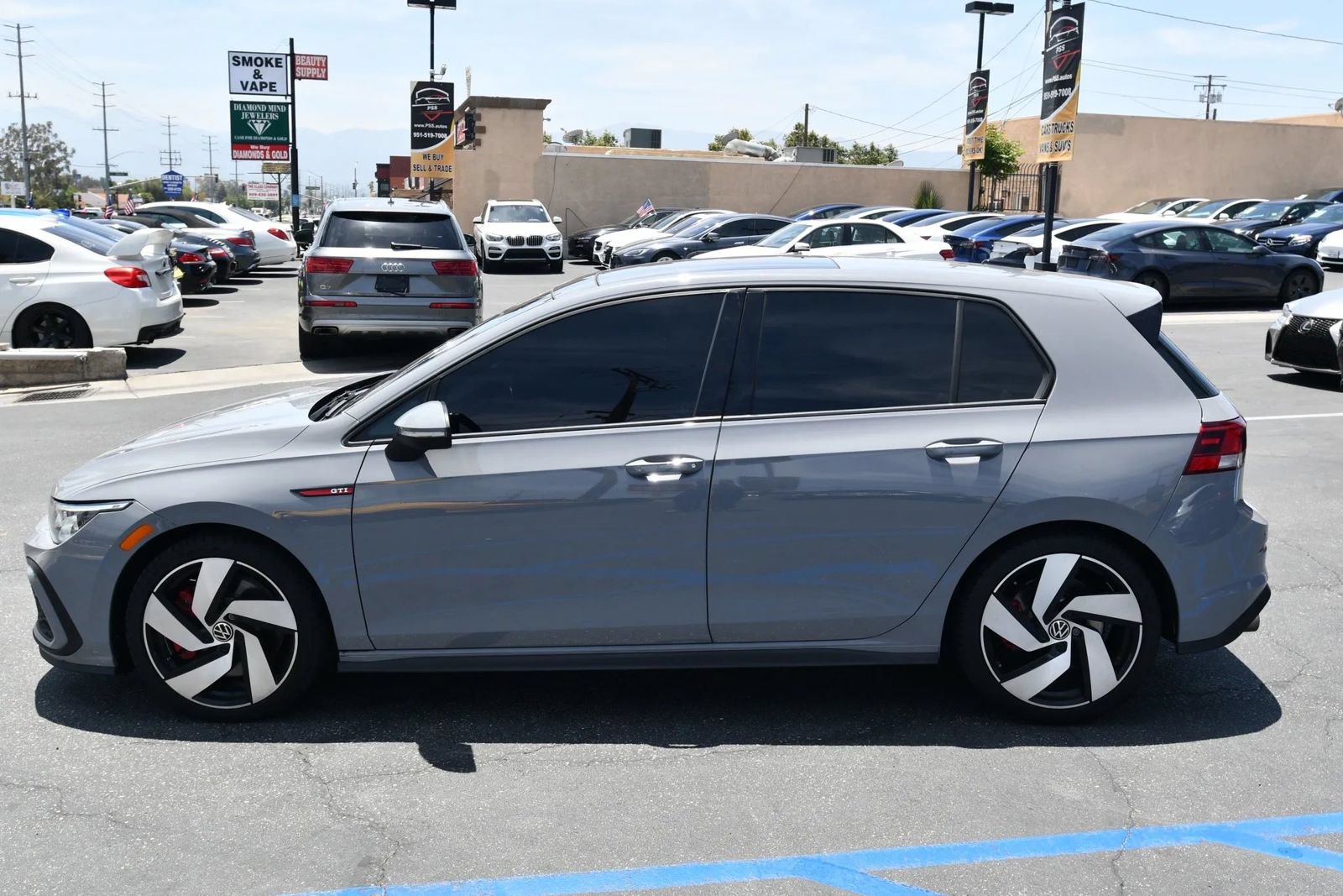 Used 2022 Volkswagen GTI SE FWD image 4