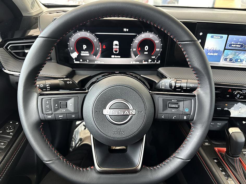 Certified 2025 Nissan Kicks SR FWD image 17