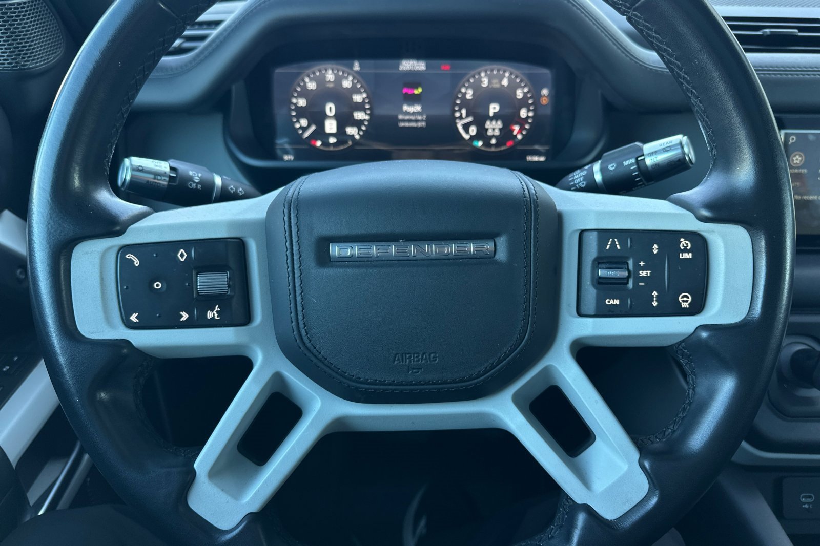 Used 2020 Land Rover Defender 110 HSE image 22