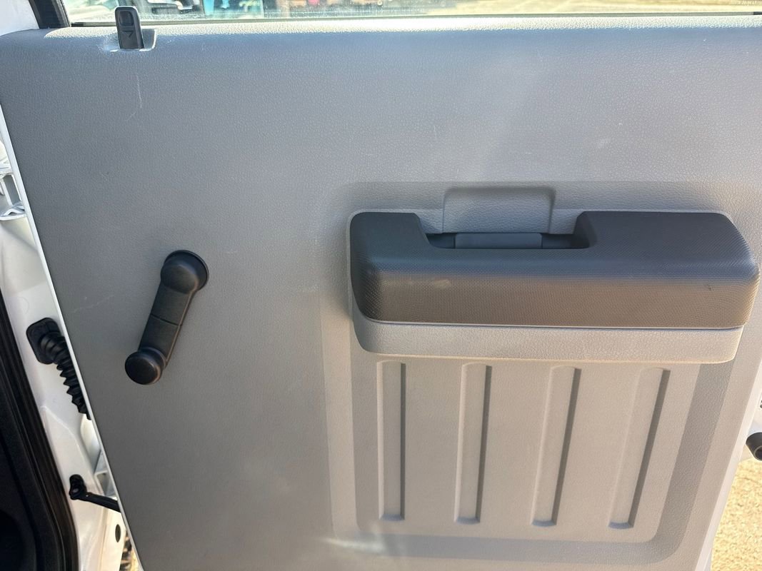 Used 2015 Ford F250 XL w/ Camper Package image 15