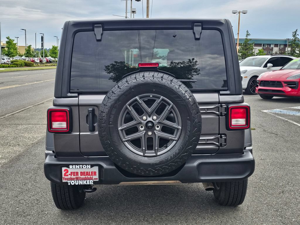 Used 2024 Jeep Wrangler Unlimited Sport AWD/4WD image 6