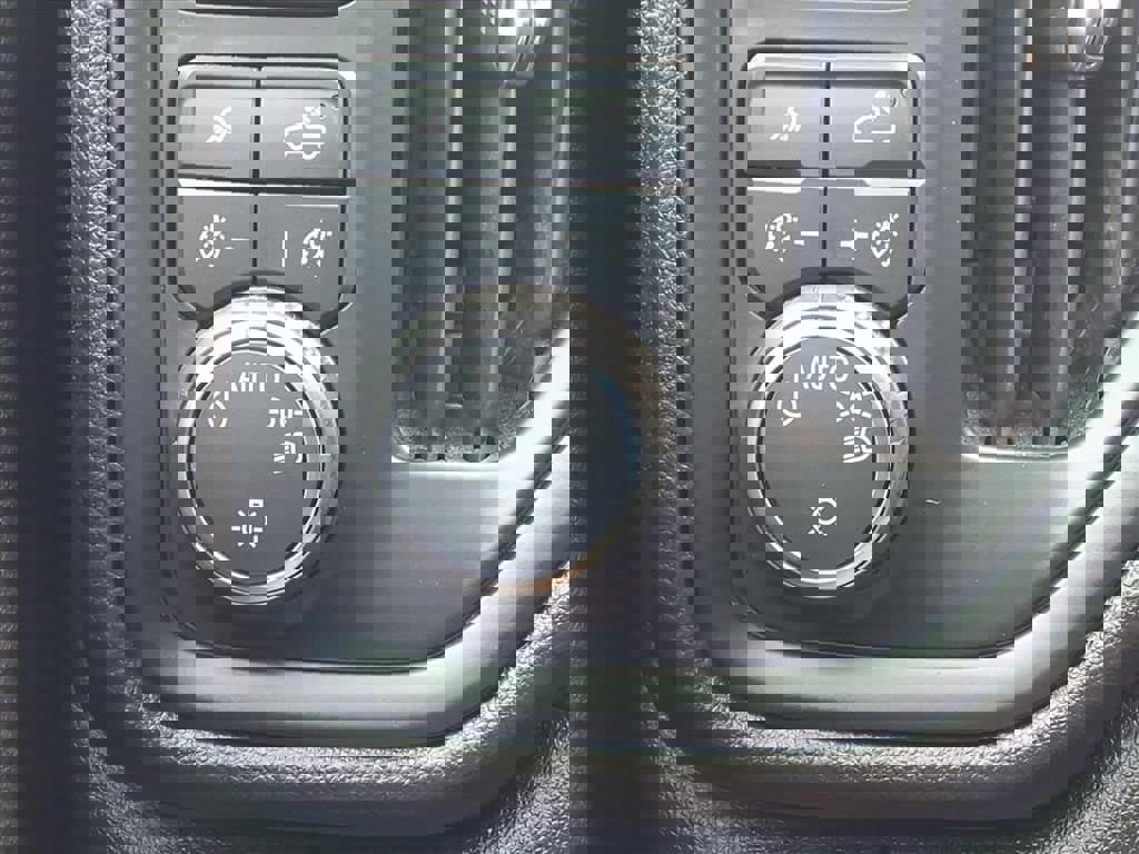 Used 2025 Chevrolet Silverado 2500 Custom w/ Custom Value Package image 30