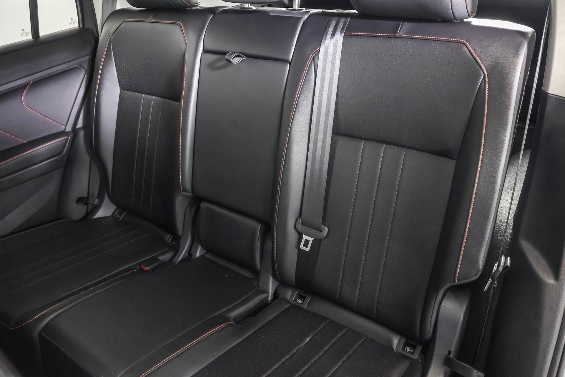 Used 2024 Volkswagen Tiguan Wolfsburg Edition image 34