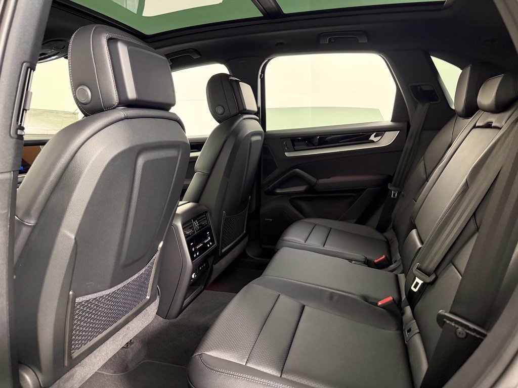 New 2026 Porsche Cayenne AWD/4WD image 36