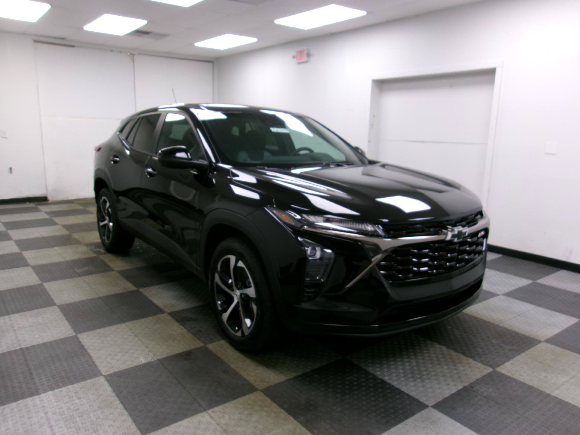 New 2026 Chevrolet Trax RS w/ Sunroof Package FWD image 14