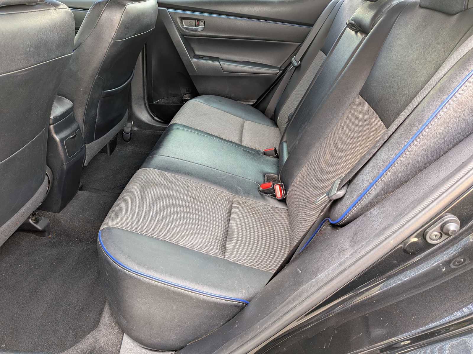 Used 2017 Toyota Corolla SE image 17