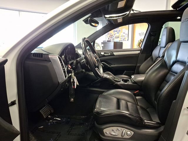 Used 2017 Porsche Cayenne GTS AWD/4WD image 12