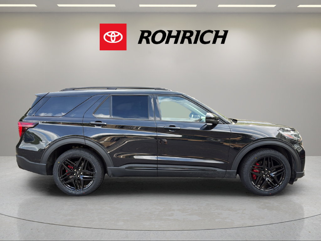 Used 2025 Ford Explorer ST w/ Sun And Sound Package AWD/4WD image 5