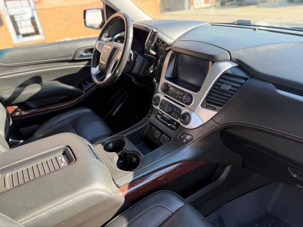 Used 2016 GMC Yukon SLT AWD/4WD image 18