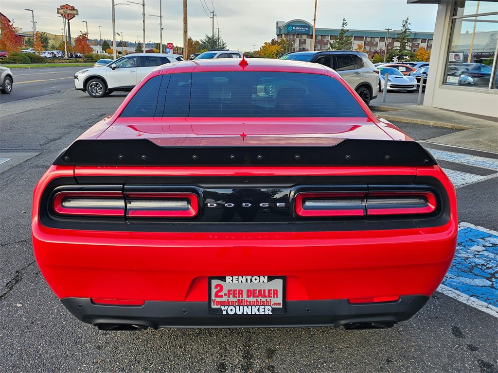Used 2015 Dodge Challenger SRT Hellcat image 4