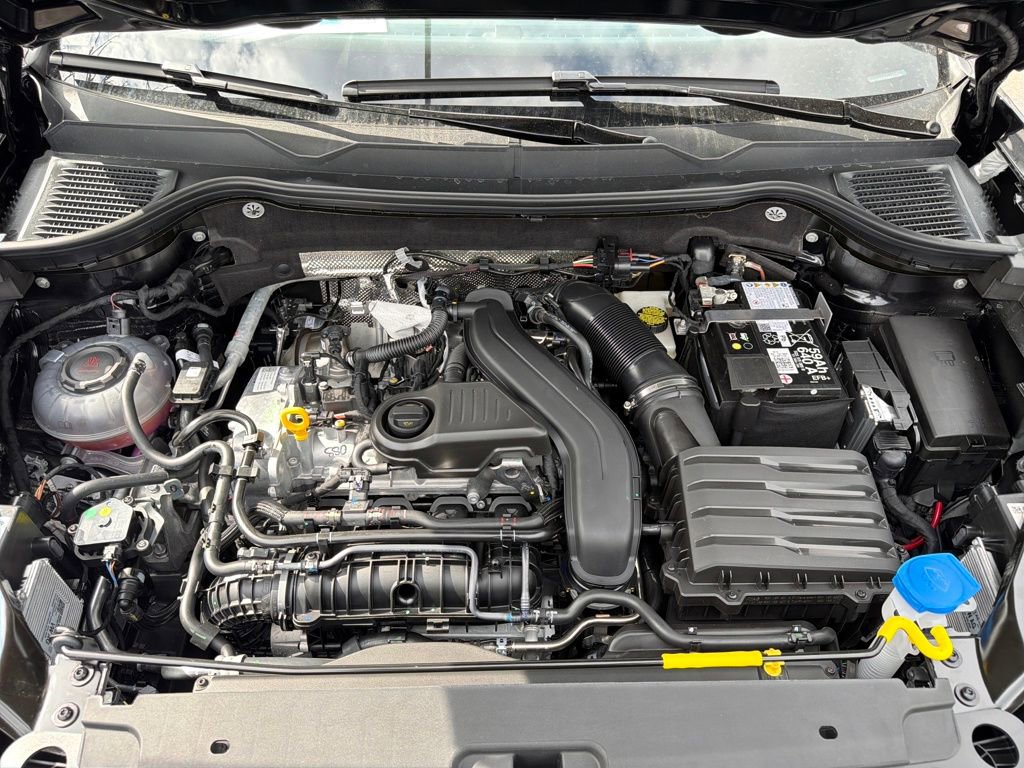 New 2026 Volkswagen Taos SE FWD image 24
