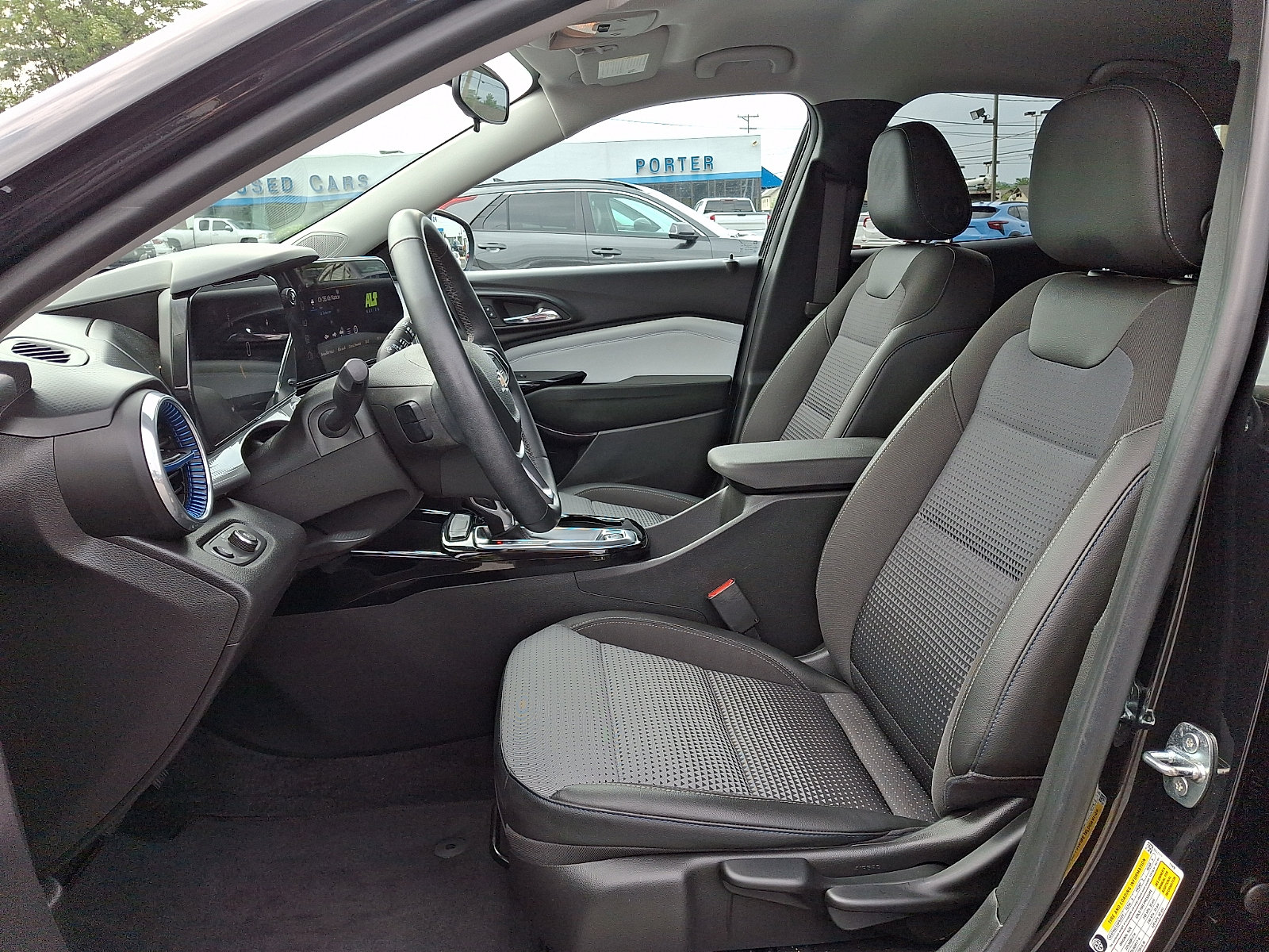 Certified 2024 Chevrolet Trax LT w/ Driver Confidence Package FWD image 13