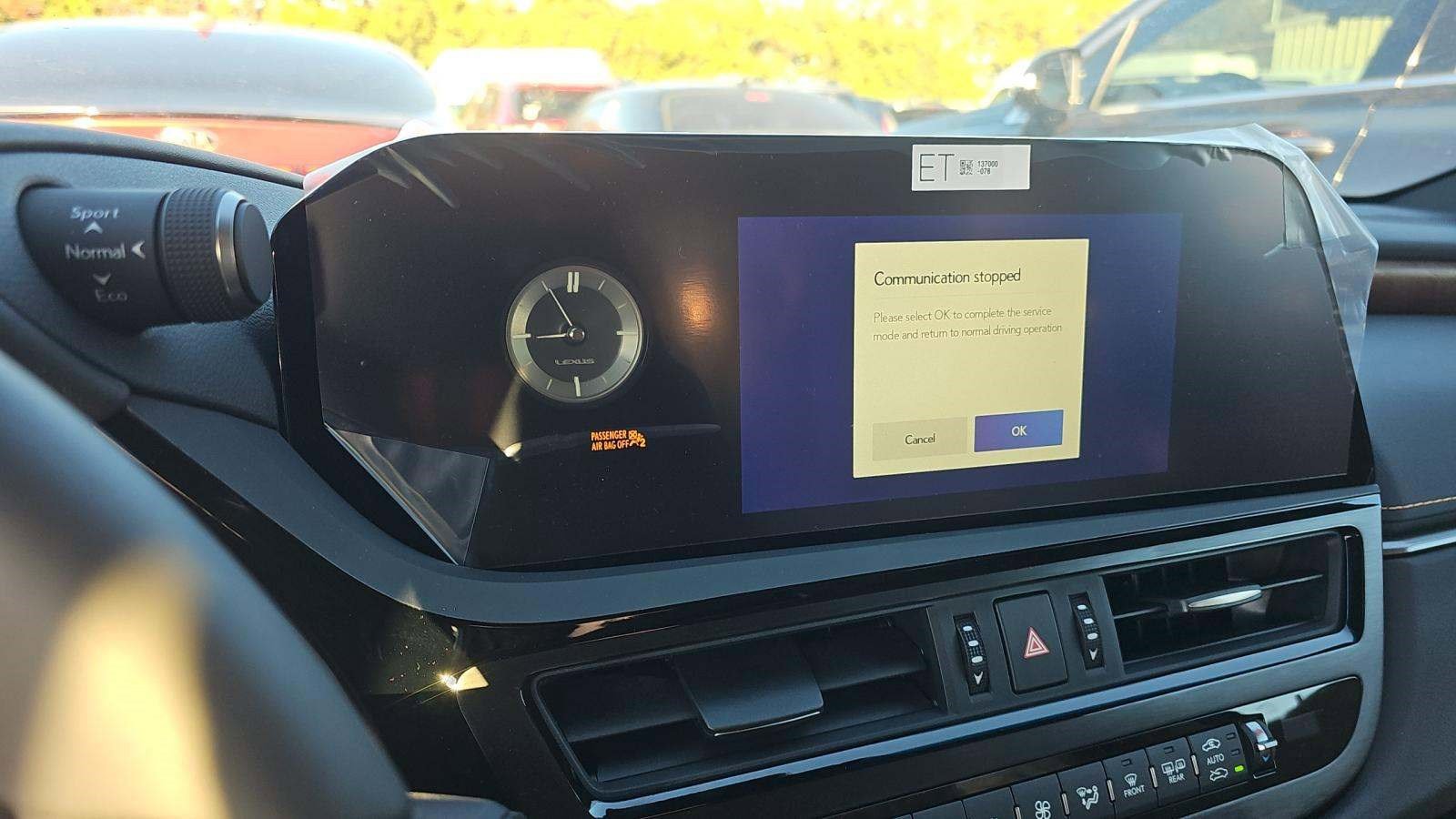 Used 2025 Lexus ES 350 w/ Premium Package image 13