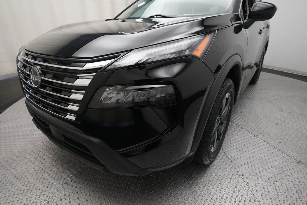 Used 2024 Nissan Rogue SV image 23