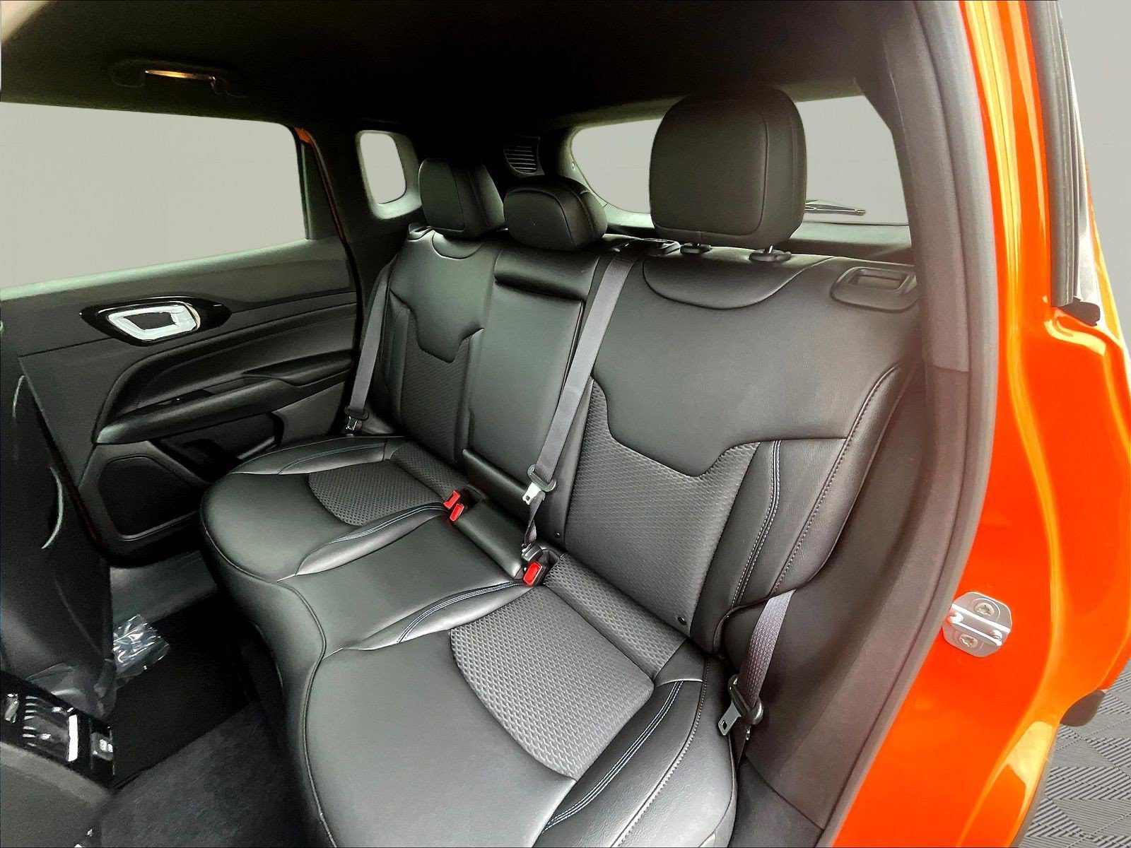 New 2026 Jeep Compass Latitude AWD/4WD image 17
