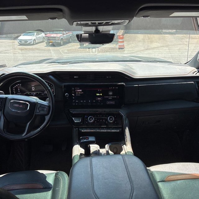 Used 2023 GMC Sierra 1500 AT4 w/ Technology Package AWD/4WD image 6